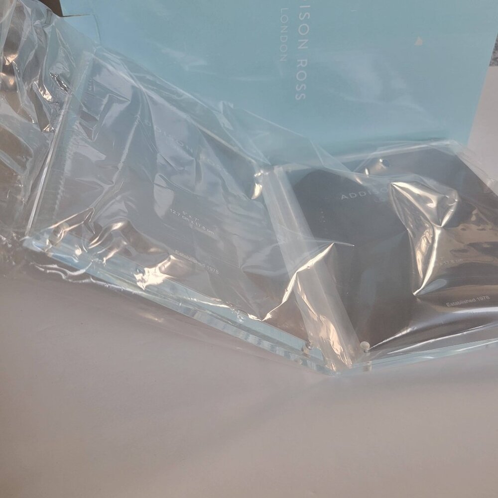 FINAL SALE - NWT [Addison Ross] Double Magnetic Acrylic Photo Frame - Picture 4 of 7